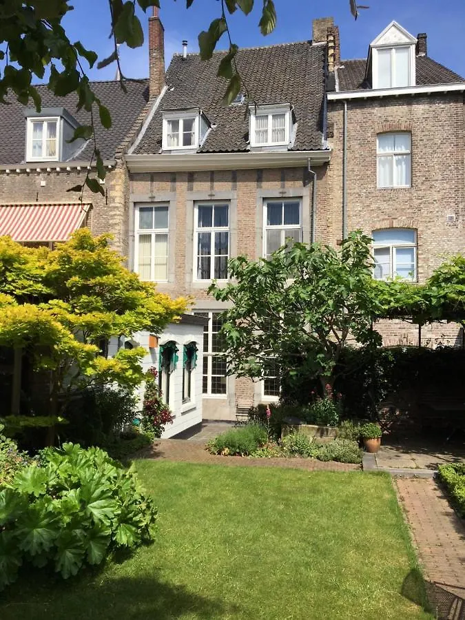 Bed&breakfast in monumental house maastricht centre