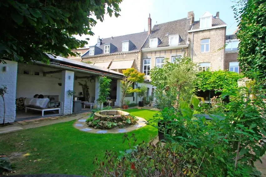 Bed&breakfast in monumental house maastricht centre Bed & Breakfast